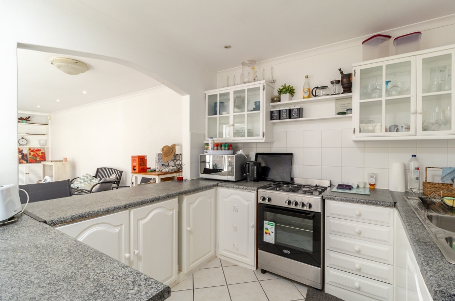 To Let 2 Bedroom Property for Rent in Wynberg Western Cape